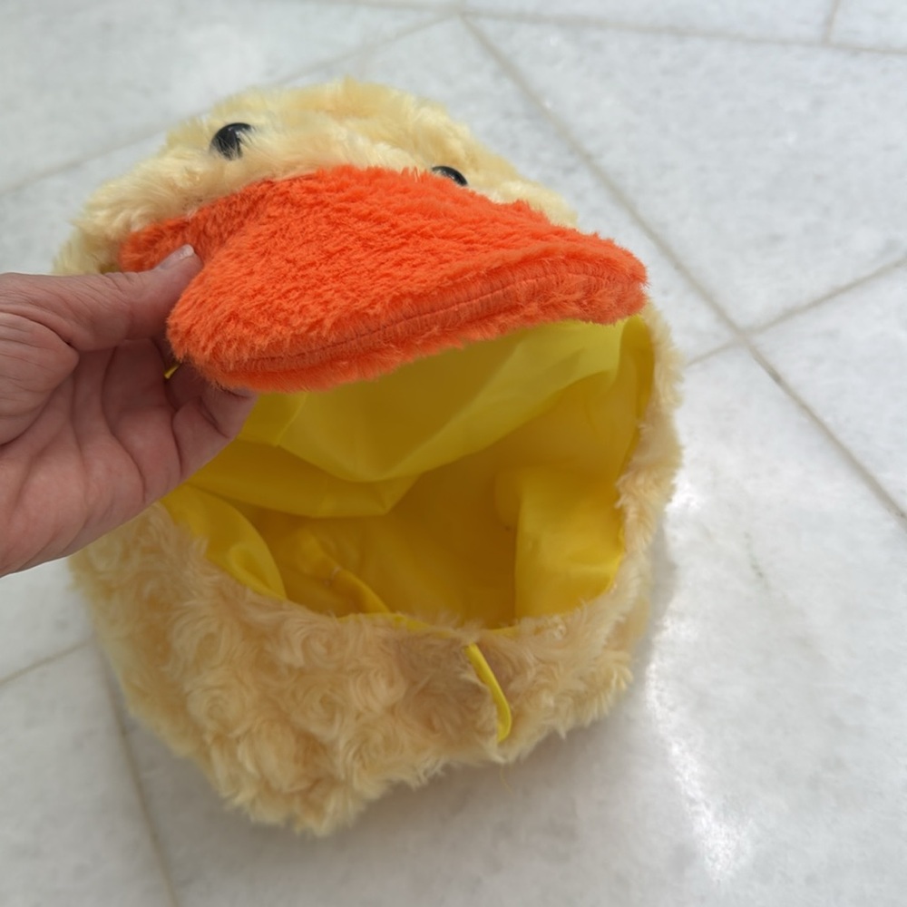 Adorable Duckling Kids Costume - Picture 5 of 9